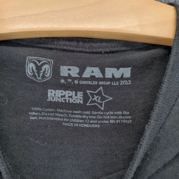 Ripple Junction Mens Crewneck Short Sleeve RAM Hemi Chrome Logo T-Shirt Black XL - Picture 10 of 13